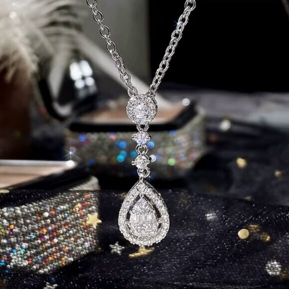 NEW 18k White Gold Diamond Necklace Pear Cut Waterdrop Diamond Pendant - Picture 2 of 10